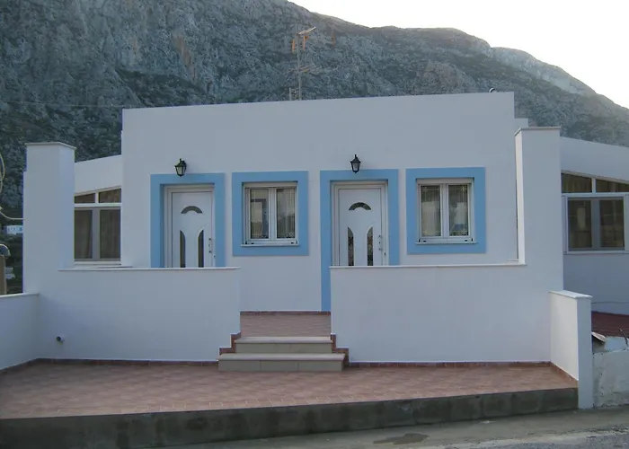 Beachfront - Sleeps 3 & Free Parking Arginonda