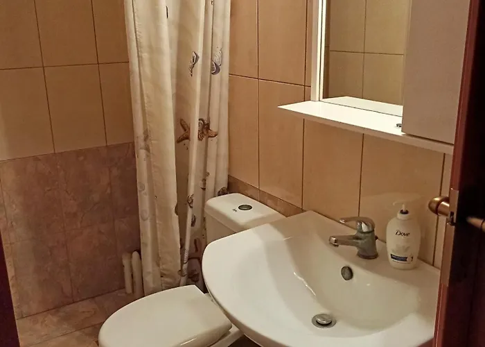 Apartamento Beachfront - Sleeps 3 & Free Parking